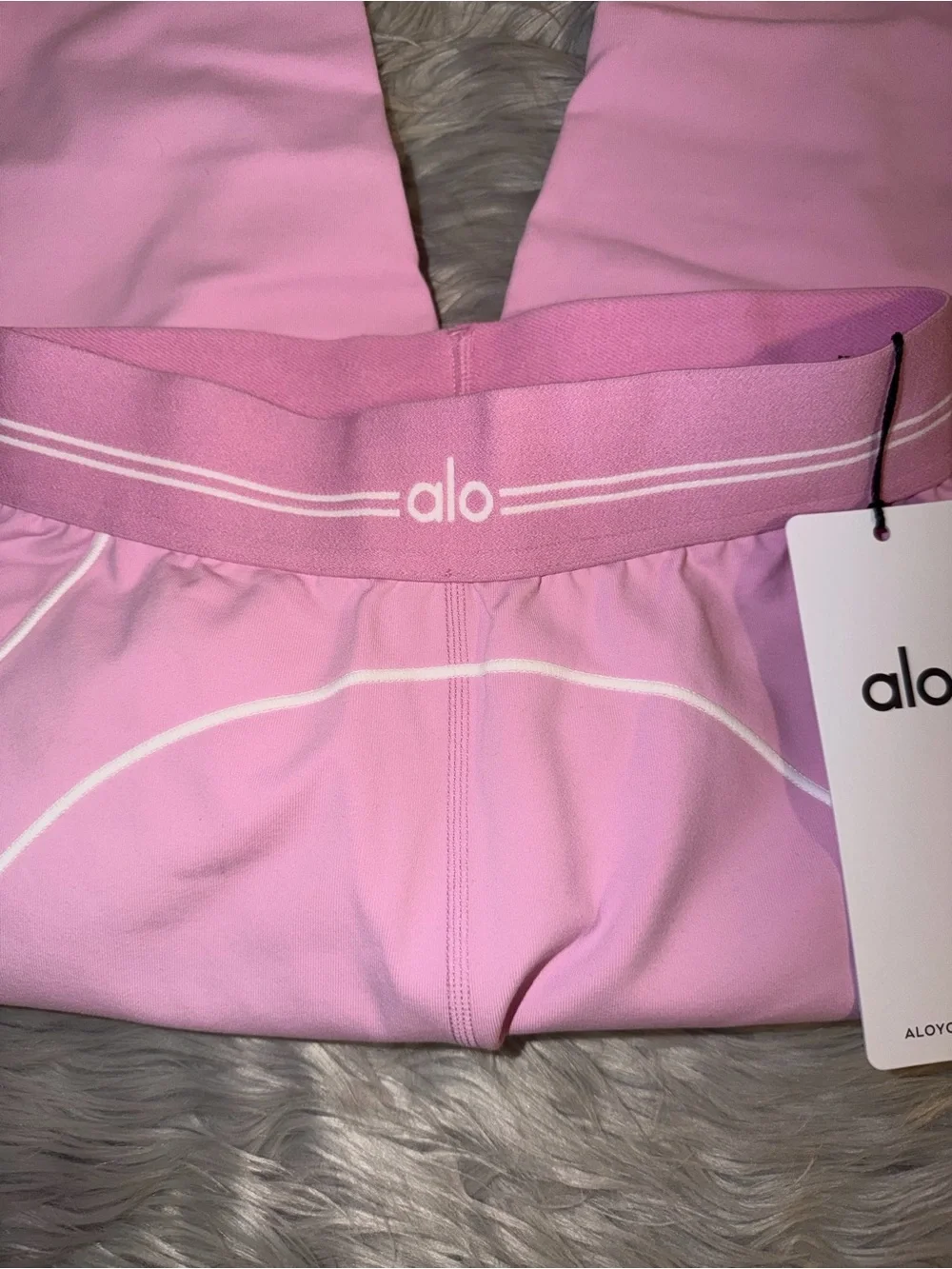 Alo heartthrob leggings